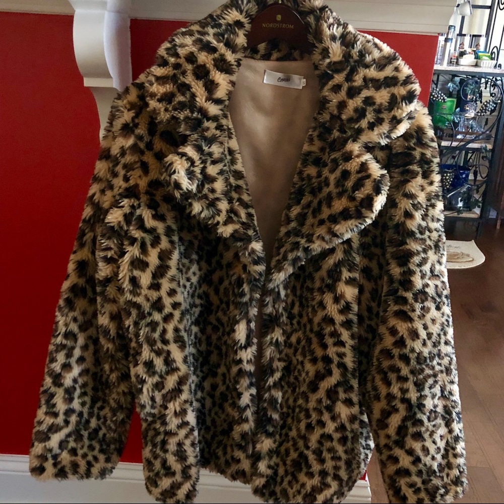 Leopard jacket, like new!! Come from smoke free 🏡